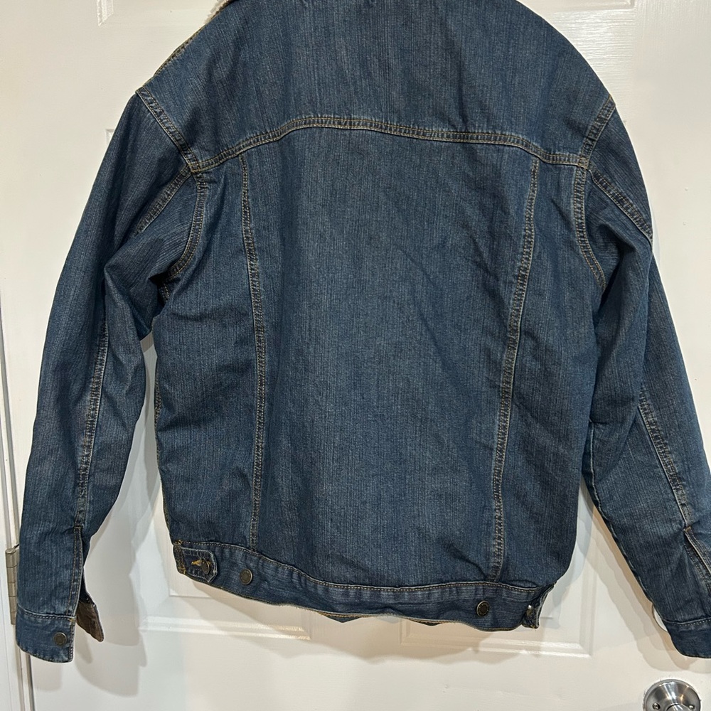 Wrangler Men's Dark Blue Denim Jacket with Cream Sherpa Lining - Picture 2 of 11